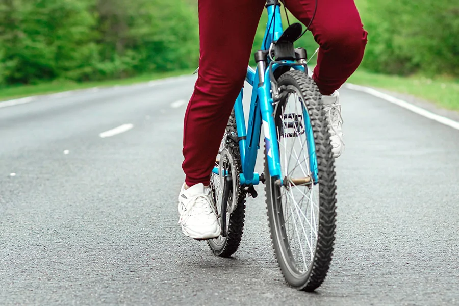 natavení správné výšky sedla na kolo