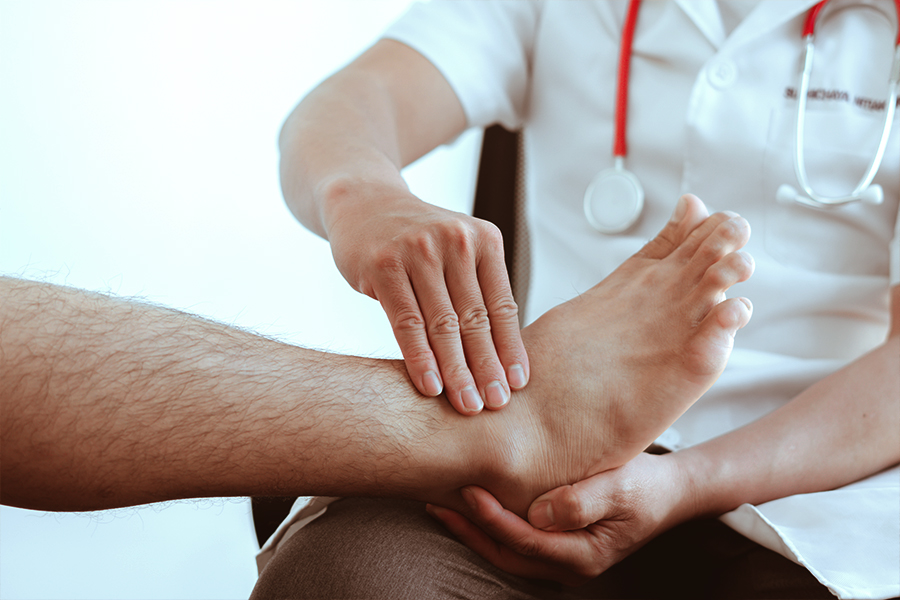 Masírování kotníku